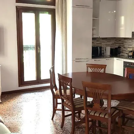 Apartment Deluxe In San Marco
